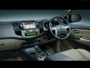 2012-Toyota-Fortuner